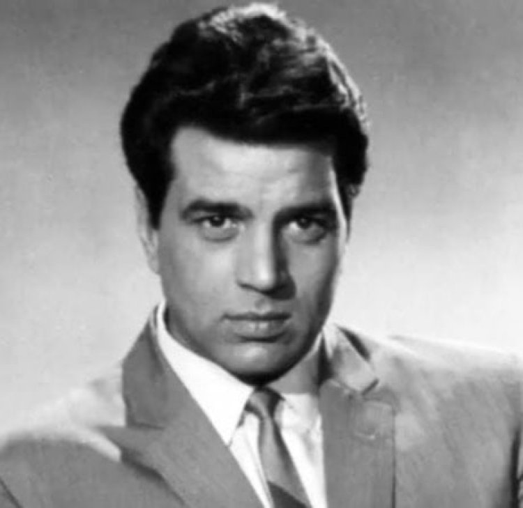 दिग्गज अभिनेता धर्मेंद्र का 89 की उम्र में निधन, विले पार्ले में अंतिम संस्कार, बॉलीवुड में शोक की लहर