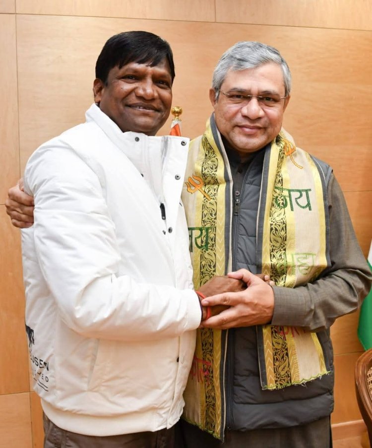 धनबाद सांसद ढूलू महतो की ‘सक्रिय पहल’ से रेल मंत्री ने दी बड़ी सौगात, कई ट्रेनों के नियमितीकरण पर सहमति