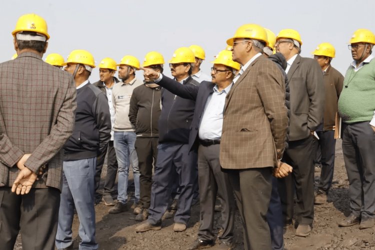 BCCL News: कुसुंडा एना कोलियरी का सीएमडी मनोज अग्रवाल ने किया निरीक्षण, उत्पादन बढ़ाने और सुरक्षा पर दिया जोर