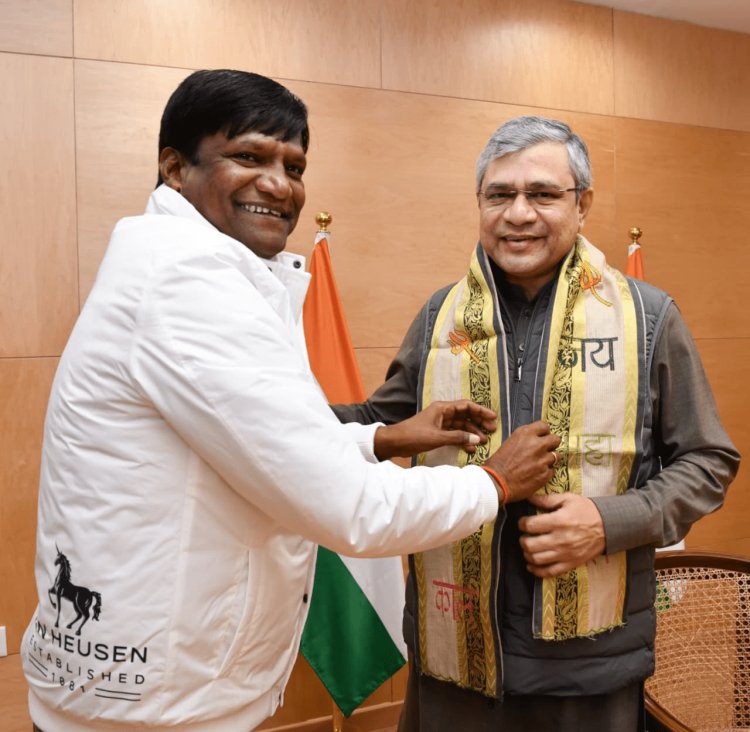 गोमो को मिल सकती है वंदे भारत की सौगात: सांसद ढुलू महतो के प्रयास रंग लाए, रेल मंत्रालय ने दिया आश्वासन