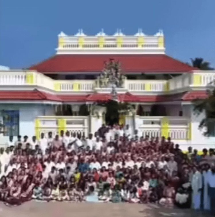 तमिलनाडु का 100 साल पुराना घर बना परिवारों का सेतु, 30 कमरों में गूंजा 300 रिश्तेदारों का मिलन