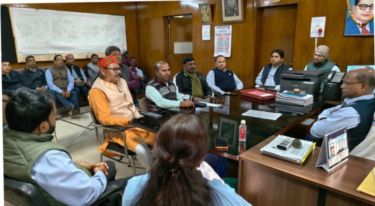 Dhanbad: BCCL वाशरी डिवीजन में BMS-DCKS का घेराव, इंक्रीमेंट कटौती वापस लेने पर प्रबंधन झुका