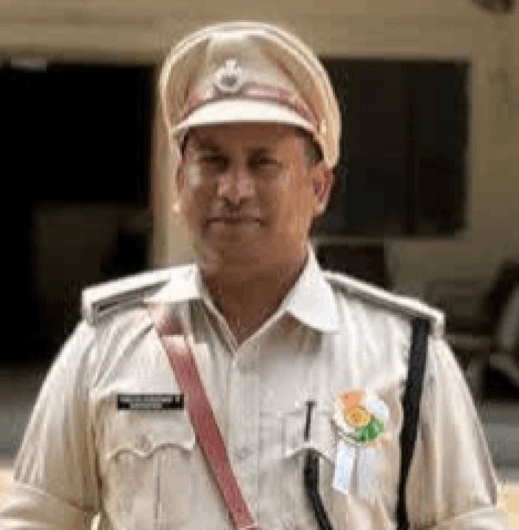 झारखंड: थाने में वर्दी पहनकर ‘कपल डांस’ पड़ा महंगा, हुसैनाबाद थानेदार लाइन क्लोज