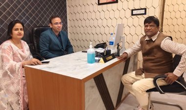 धनबाद: डॉक्टर को ‘4 तारीख को मार दूंगा’ की धमकी! ICU के बाहर चिपका लेटर, सांसद ढुलू महतो पहुंचे क्लिनिक