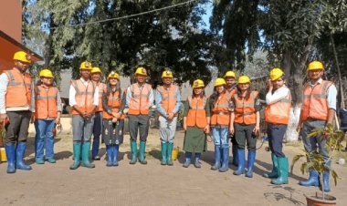 धनबाद: अंडर ग्राउंड माइंस में उतरे Trainee IAS Officers, मुनीडीह प्रोजेक्ट में 500 मीटर नीचे सीखीं आधुनिक खनन तकनीकें