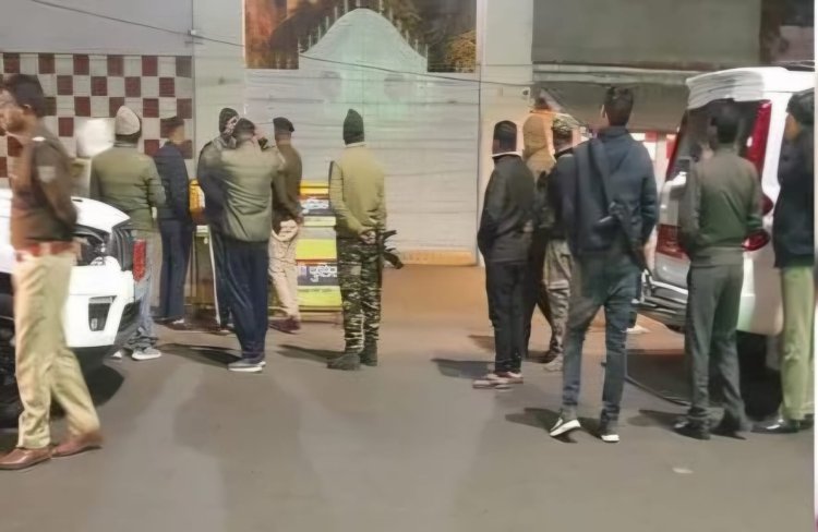 आधी रात दहल गया धनबाद: झरिया विधायक रागिनी सिंह के आवास ‘सिंह मेंशन’ पर बमबारी, इलाके में दहशत