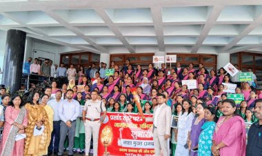 धनबाद में नशा के खिलाफ जंग की शुरुआत: प्रशासन ने टॉर्च रैली के साथ छेड़ा बड़ा अभियान, 28 मार्च को मेगा कार्यक्रम