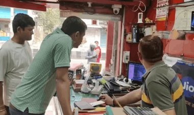 धनबाद शहर में चोरों का दुस्साहस: मोबाइल व दवा दुकान में लाखों की चोरी, CCTV काटकर सबूत मिटाए”