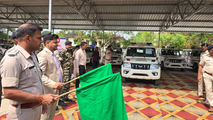 धनबाद पुलिस की ताकत बढ़ी: 40 नए बोलेरो और 45 अपाचे बाइक शामिल, DC-SSP ने दिखाई हरी झंडी