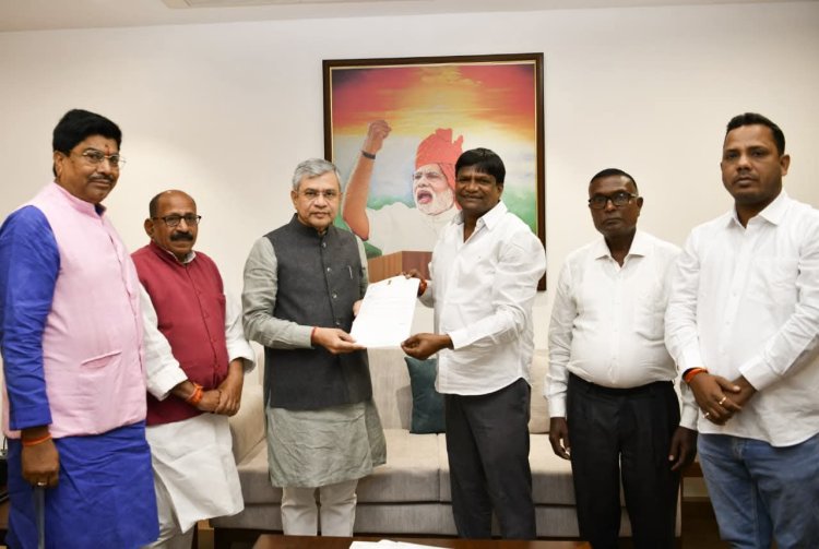 धनबाद सांसद ढुलू महतो ने रेल मंत्री से की बड़ी मांग, गोमो जंक्शन से लेकर बोकारो कनेक्टिविटी तक उठाए अहम मुद्दे