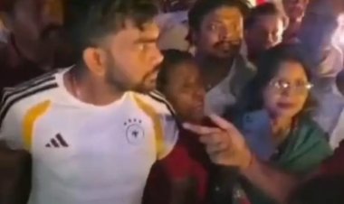 झारखंड: कैंडल मार्च में भड़के डुमरी विधायक जयराम महतो, युवक का मोबाइल छीनकर फोड़ा; VIDEO वायरल