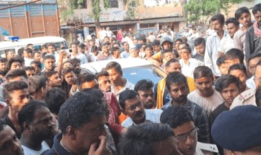 रामगढ़ में दिनदहाड़े 1 करोड़ की डकैती! पिस्टल के दम पर ज्वेलर्स लूटे, ग्रामीणों ने 2 अपराधियों को दबोचा