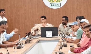 धनबाद: पानी के लिए 3 दिन का संघर्ष रंग लाया, हर्ल ने मानी मांगें—सिंदरी बस्ती में जल्द बिछेगी नई पाइपलाइन