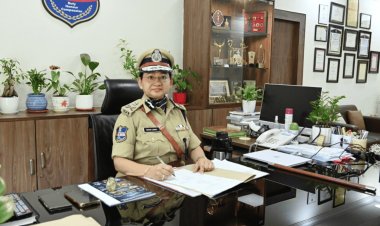रांची की बेटी IPS अफसर स्वाति लकड़ा ने रचा इतिहास: देश की पहली ST महिला DG बनीं, तेलंगाना SPF की संभाली कमान