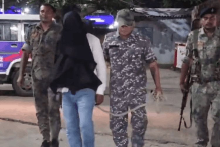 बोकारो : लापता युवती की मिली नरकंकाल, 5 पुलिसकर्मी सस्पेंड, हत्यारे से कनेक्शन पर होगी बर्खास्तगी!