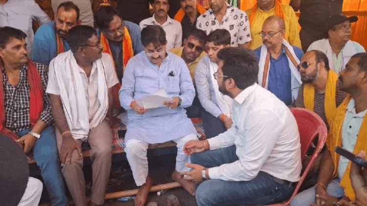 धनबाद: विधायक राज सिन्हा का धरना खत्म, 2 मई को खुलेगी किस्मत? धनबाद-बोकारो रोड पर होगी बड़ी बैठक