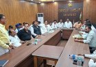 धनबाद कांग्रेस में महाभारत! ‘गुप्त बैठक’ में फूटा गुस्सा, जिला अध्यक्ष संतोष सिंह पर लगे गंभीर आरोप