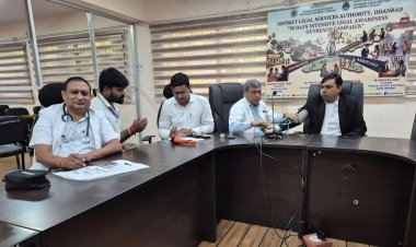 धनबाद सिविल कोर्ट में हेल्थ कैंप का आयोजन, 137 लोगों की हुई स्वास्थ्य जांच