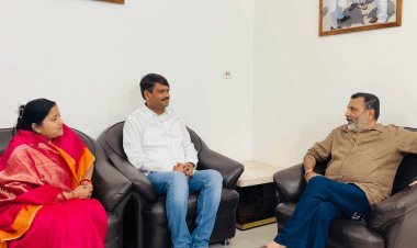 देवघर में निशिकांत दुबे से मिले मेयर संजीव सिंह और विधायक रागिनी सिंह, राजनीतिक हलकों में बढ़ी चर्चा