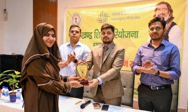 धनबाद के 81 मेधावियों का सम्मान: स्टेट टॉपर रशीदा नाज बनीं समारोह की स्टार, DC-SSP ने बढ़ाया हौसला