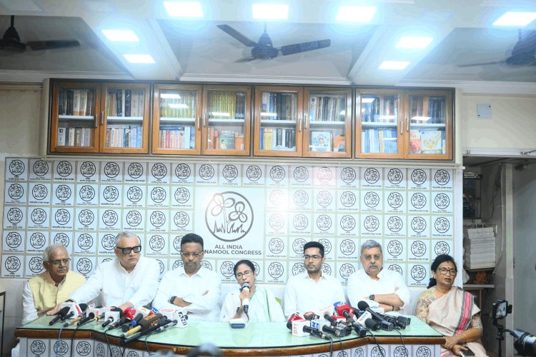 पश्चिम बंगाल: इस्तीफा नहीं दूंगी“हम हारे नहीं, हराए गए”: 100 सीटें ‘लूटी’ गईं: ममता बनर्जी