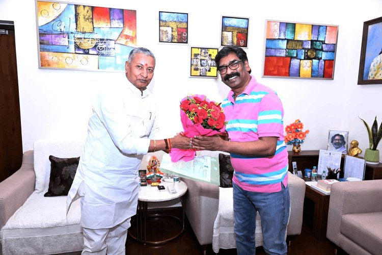 चतरा सांसद कालीचरण सिंह ने CM हेमंत सोरेन से की मुलाकात, मेडिकल कॉलेज और सड़क-विजली पर बड़ी मांग
