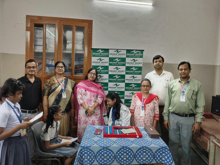 धनबाद: झरिया के मारवाड़ी विद्यालय में लगा हेल्थ कैंप, 178 छात्रों और 16 शिक्षकों की हुई मुफ्त नेत्र व दंत जांच