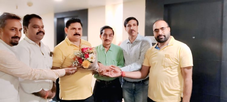 धनबाद: केंद्रीय कोयला राज्य मंत्री सतीश चंद्र दुबे से मिला AIDEOA प्रतिनिधिमंडल, कैरियर ग्रोथ व पदोन्नति नीति की मांग