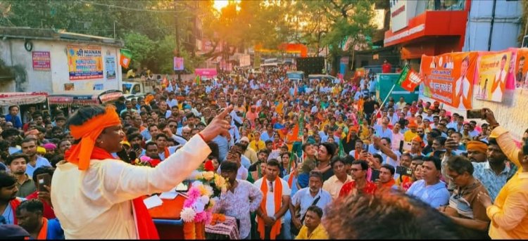 धनबाद:झरिया में सांसद ढुल्लू महतो का भव्य स्वागत, विरोधियों को मंच से दी खुली चुनौती
