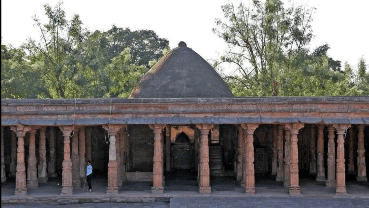धार भोजशाला पर ऐतिहासिक फैसला: MP हाई कोर्ट ने कहा- ‘यह सरस्वती मंदिर’, नमाज पर रोक