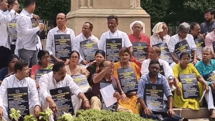 पश्चिम बंगाल: बुलडोजर एक्शन पर TMC का फ्लॉप शक्ति प्रदर्शन, आधे घंटे में खत्म हुआ धरना, 46 विधायक रहे गायब