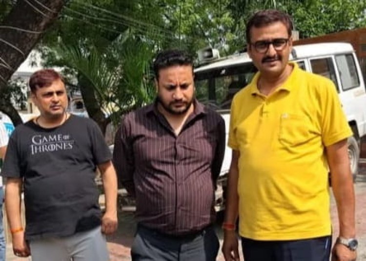 सासाराम में भ्रष्टाचार पर बड़ा वार: 3 लाख रिश्वत लेते CO आकाश रौनियार गिरफ्तार, आवास पर निगरानी का छापा