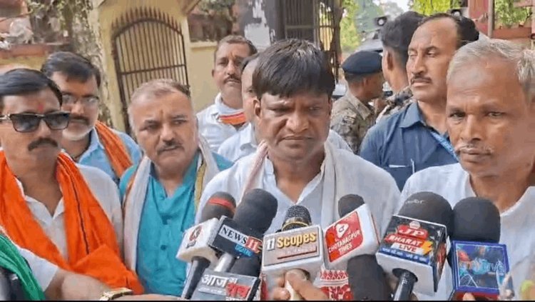 बांसजोड़ा फायरिंग केस पर गरमाई राजनीति: धनबाद जेल में आजसू नेत्री रजनी रवानी से मिले सांसद ढुल्लू महतो