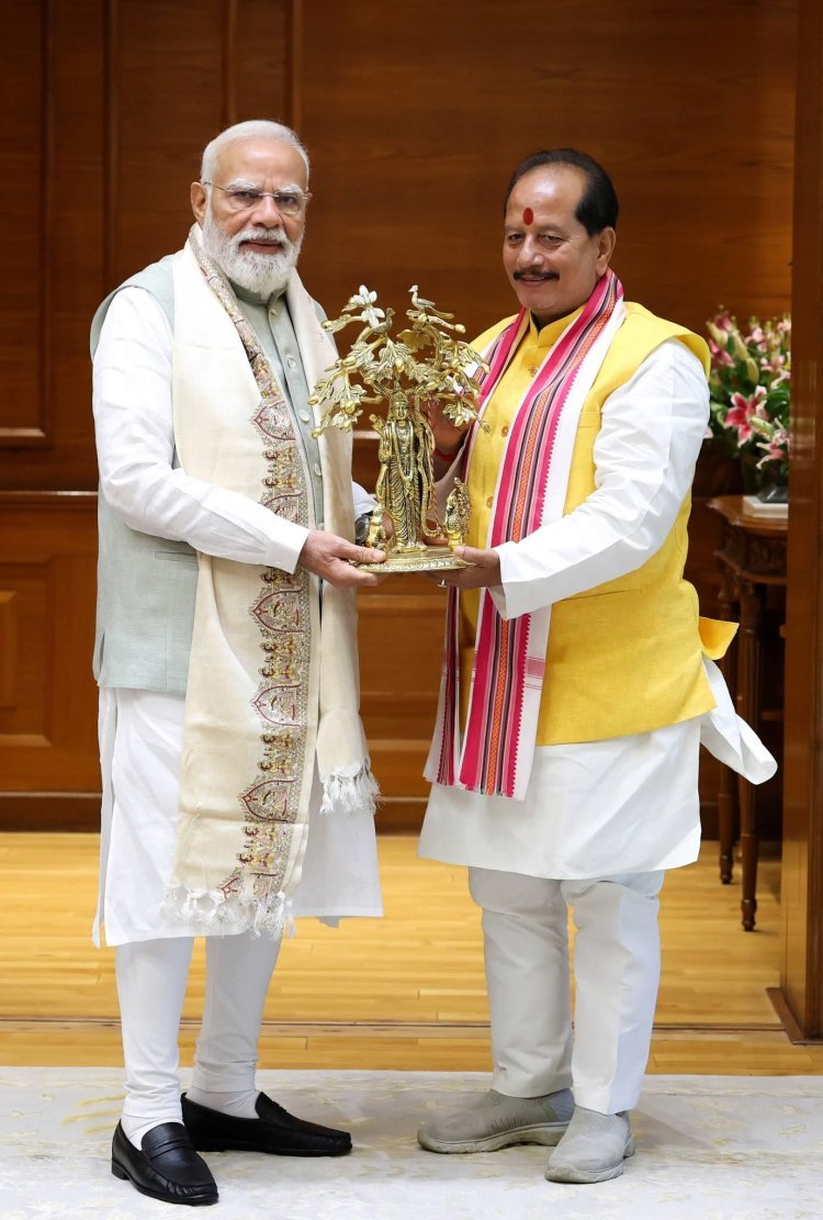 PM मोदी से 45 मिनट की मुलाकात के क्या हैं मायने? विजय सिन्हा ने भेंट की राम की मूर्ति, बिहार की राजनीति पर हुई चर्चा