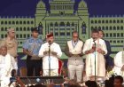 कर्नाटक: संविधान हाथ में लेकर डीके शिवकुमार ने ली CM पद की शपथ, जी परमेश्वर बने डिप्टी CM