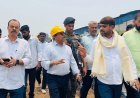 धनबाद: ग्रामीणों के साथ सड़क पर उतरे मेयर संजीव सिंह, कनकनी आउटसोर्सिंग के ओबी डंप पर भड़के