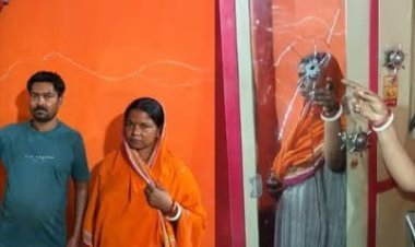धनबाद में आधी रात फायरिंग से सनसनी: चालक के घर पर चली गोली, खिड़की भेद अलमारी में जा फंसी