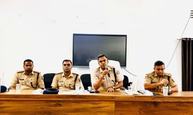 धनबाद पुलिस की ‘प्रोफेशनल पुलिसिंग’ क्लास: 100+ अफसरों को एसएसपी ने दिया एक्शन प्लान