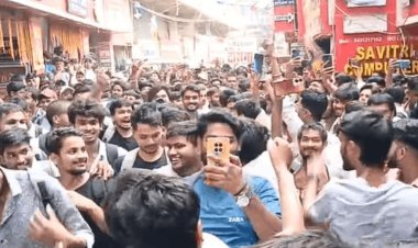 बिहार: Khan Sir पर FIR के बाद सड़कों पर उतरे छात्र, पटना में कोचिंग सेंटर बना प्रदर्शन का मैदान
