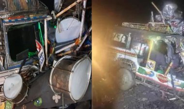 रामगढ़ में भीषण सड़क हादसा: पिकअप गाड़ी और ट्रक की टक्कर, मुहर्रम से लौट रहे 7 ताशा कलाकारों की दर्दनाक मौत