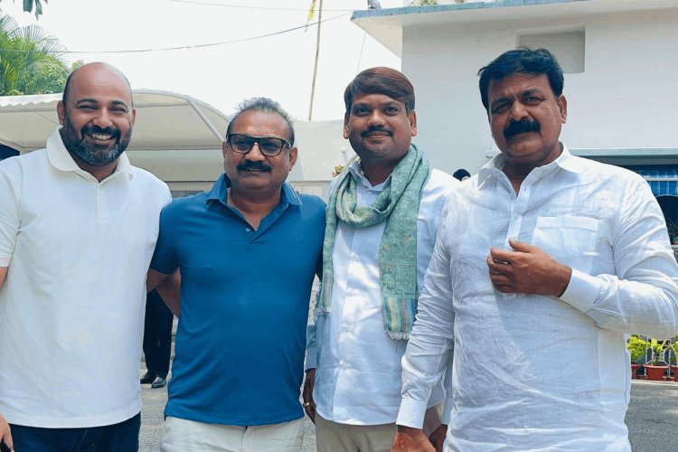 धनबाद से पटना तक बढ़ा संजीव सिंह का सियासी दायरा! बिहार के मंत्रियों से मुलाकात के बाद तेज हुई चर्चाएं