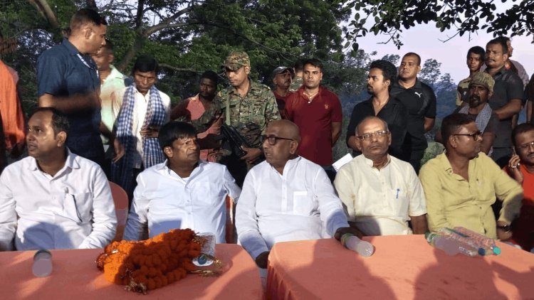 झरिया में रोज 200 हाइवा कोयला चोरी का आरोप: सांसद ढुलू महतो बोले- माफिया घराने ने छीन लिया मजदूरों का रोजगार