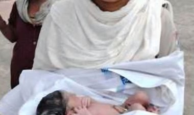धनबाद स्टेशन पर गूंजी किलकारी: आरपीएफ महिला आरक्षी की सूझबूझ से प्लेटफॉर्म पर सुरक्षित हुआ बेटे का जन्म