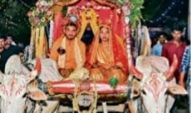 बोकारो में अनोखी बरात ने जीता लोगों का दिल, बैलगाड़ी पर दुल्हन लाकर जनार्दन ने दिया सादगी और बिना दहेज शादी का संदेश