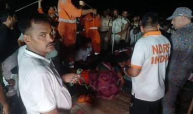 Gaya Borewell Rescue: 'हमरा बाहर निकाला मां...' 300 फीट गहरे बोरवेल में फंसे 4 साल के पीयूष को बचाने की जंग जारी