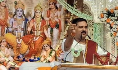 धनबाद:'अहंकार से हार, भक्ति से उद्धार'... राजन जी महाराज ने बताया जीवन जीतने का मंत्र