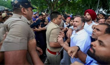 PM आवास के बाहर राहुल गांधी हिरासत में, 3 घंटे बाद रिहाई; सोनिया पहुंचीं थाने, शिक्षा मंत्री के इस्तीफे पर अड़ा विपक्ष