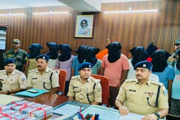 जामताड़ा में साइबर गैंग पर पुलिस का बड़ा प्रहार! 9 ठग गिरफ्तार, 27 मोबाइल-39 सिम और टैब बरामद