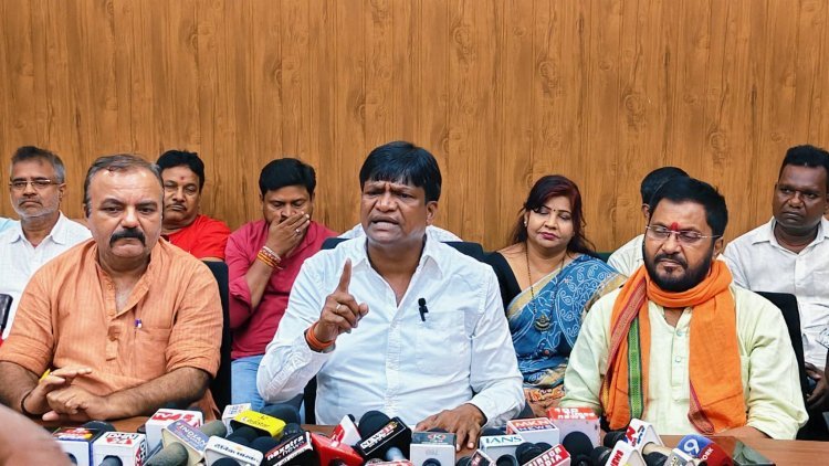 “जिसका बेटा नहीं, वह बेटे का दर्द क्या जाने…”: सांसद ढुल्लू महतो ने विधायक अरूप चटर्जी पर लगाए गंभीर आरोप