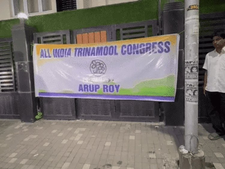 पश्चिम बंगाल: TMC के बागी गुट ने पार्टी मुख्यालय पर किया कब्जा, ताले बदले और पोस्टरों से गायब हुईं ममता